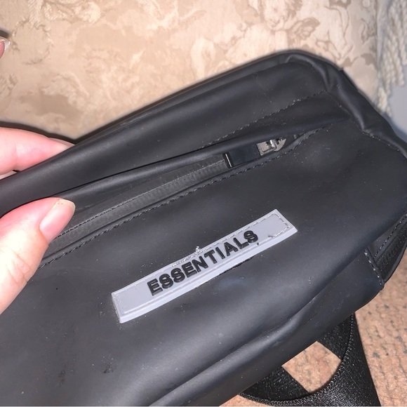 Fear Of God Essentials Sleek Black Belt Bag - Picture 5 of 12
